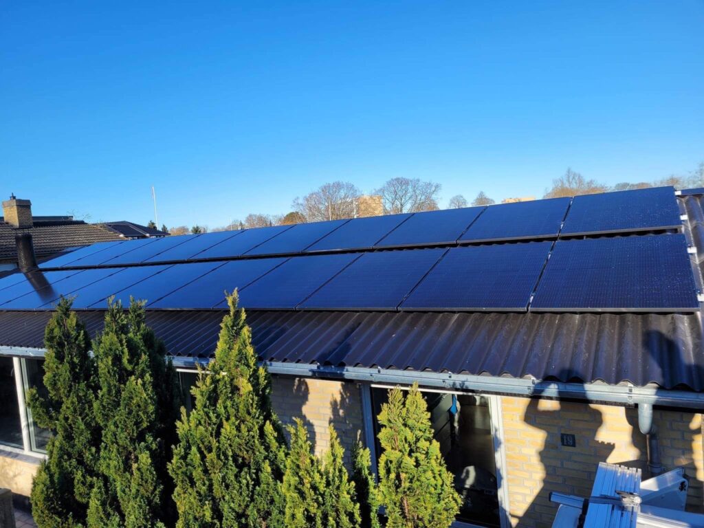 Solceller installeret på hus
