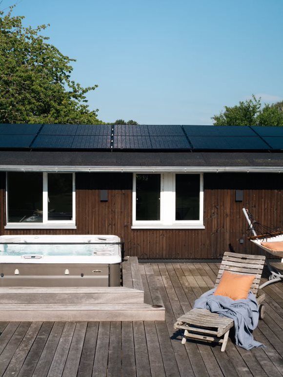 Sommerhus med solceller og spabad
