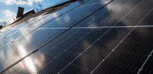 Solceller er blevet sat op på privat husstand som fremtidens energiforsyning